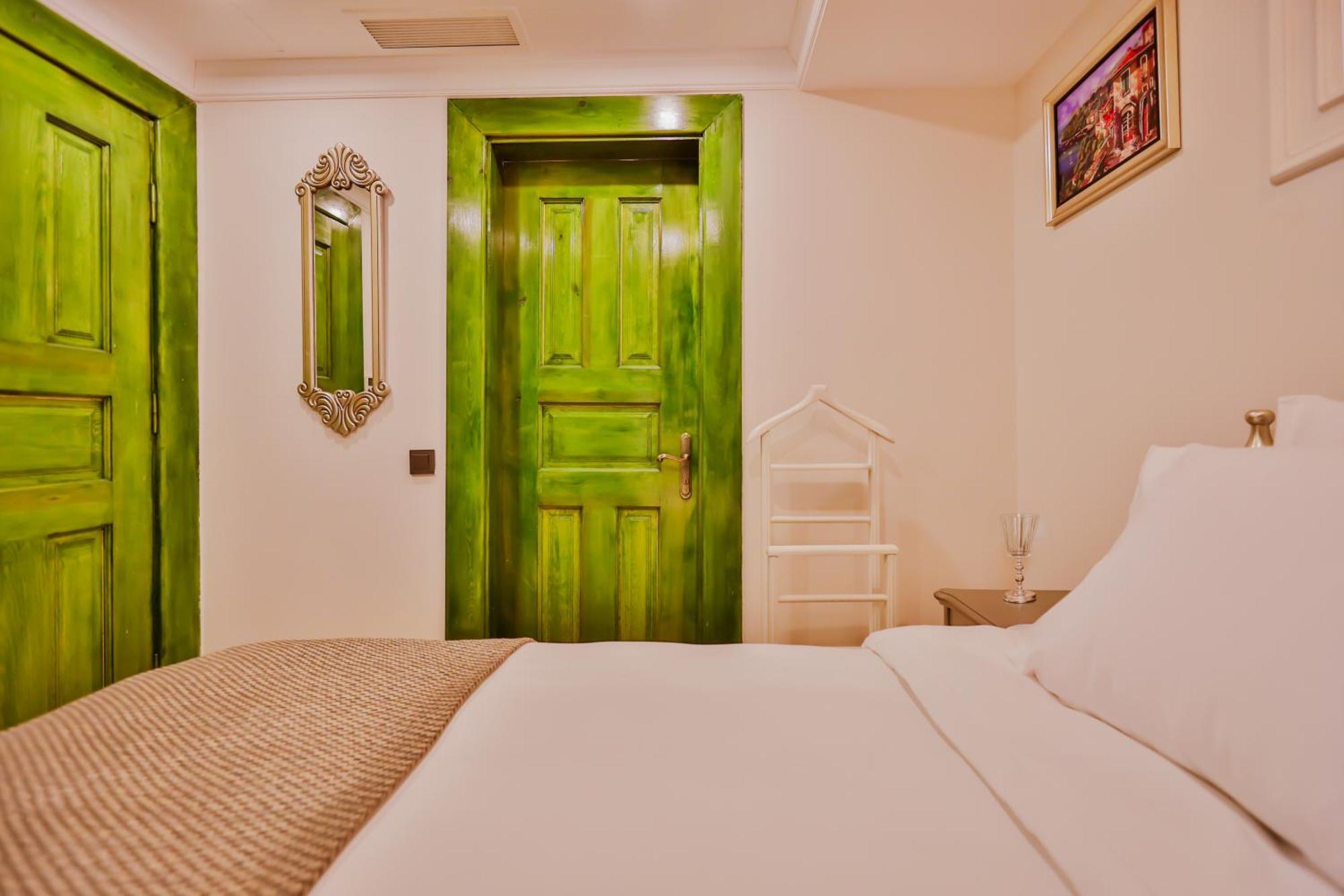 Emerald Mansion Otel